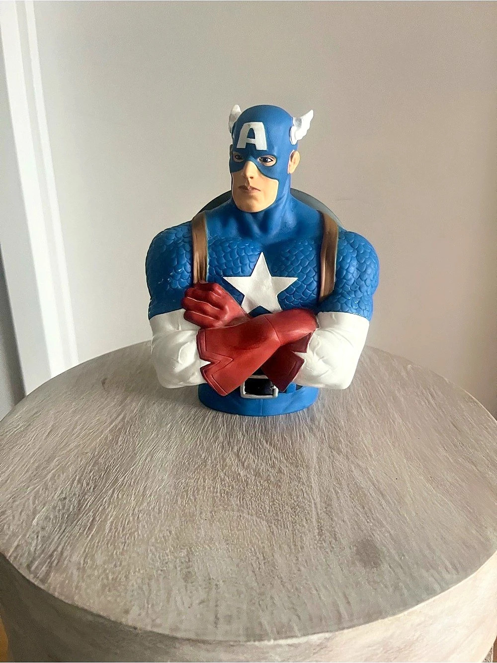 Marvel Captain America Bust Bank Decor Blue & Red